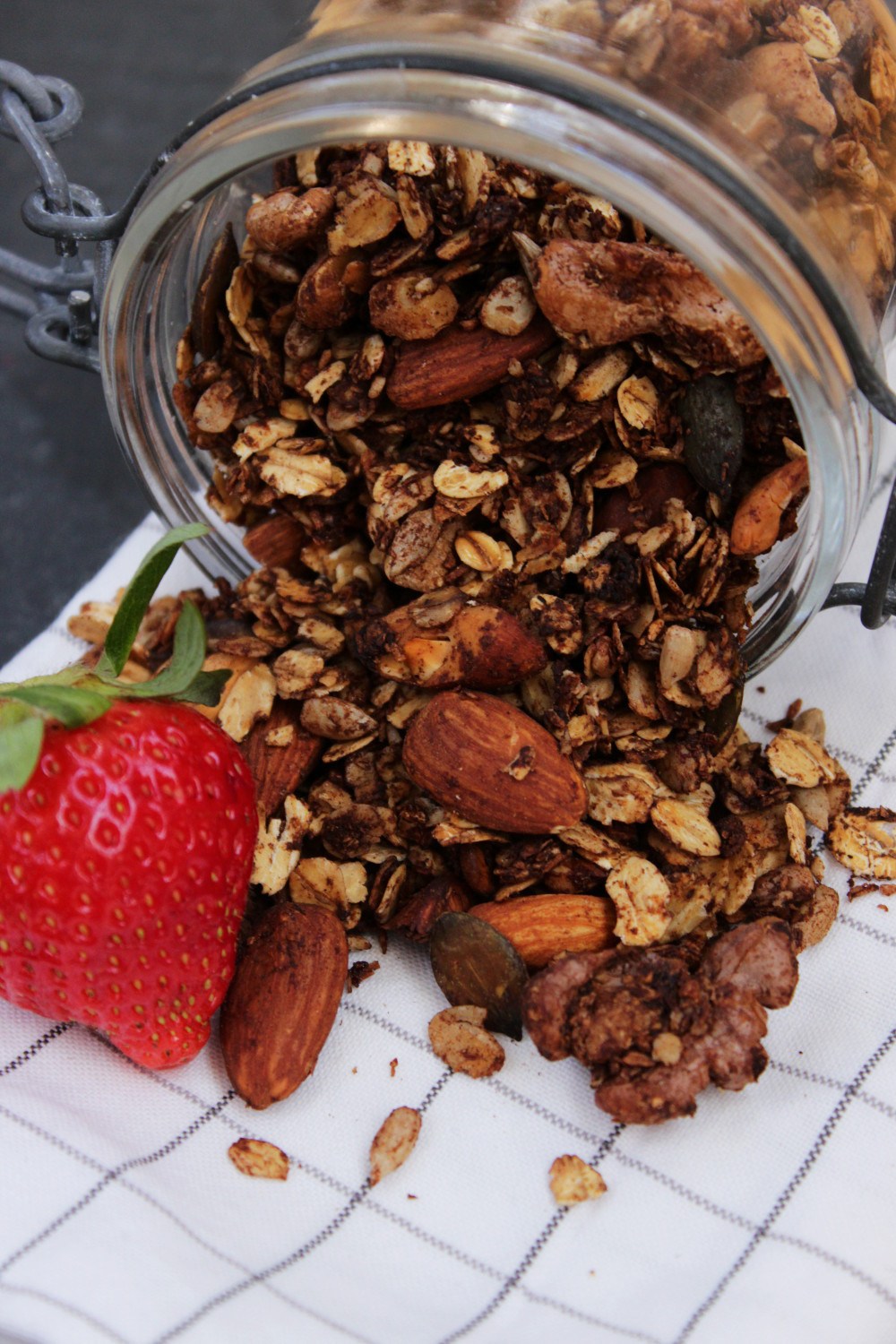  HEALTHY GRANOLA 